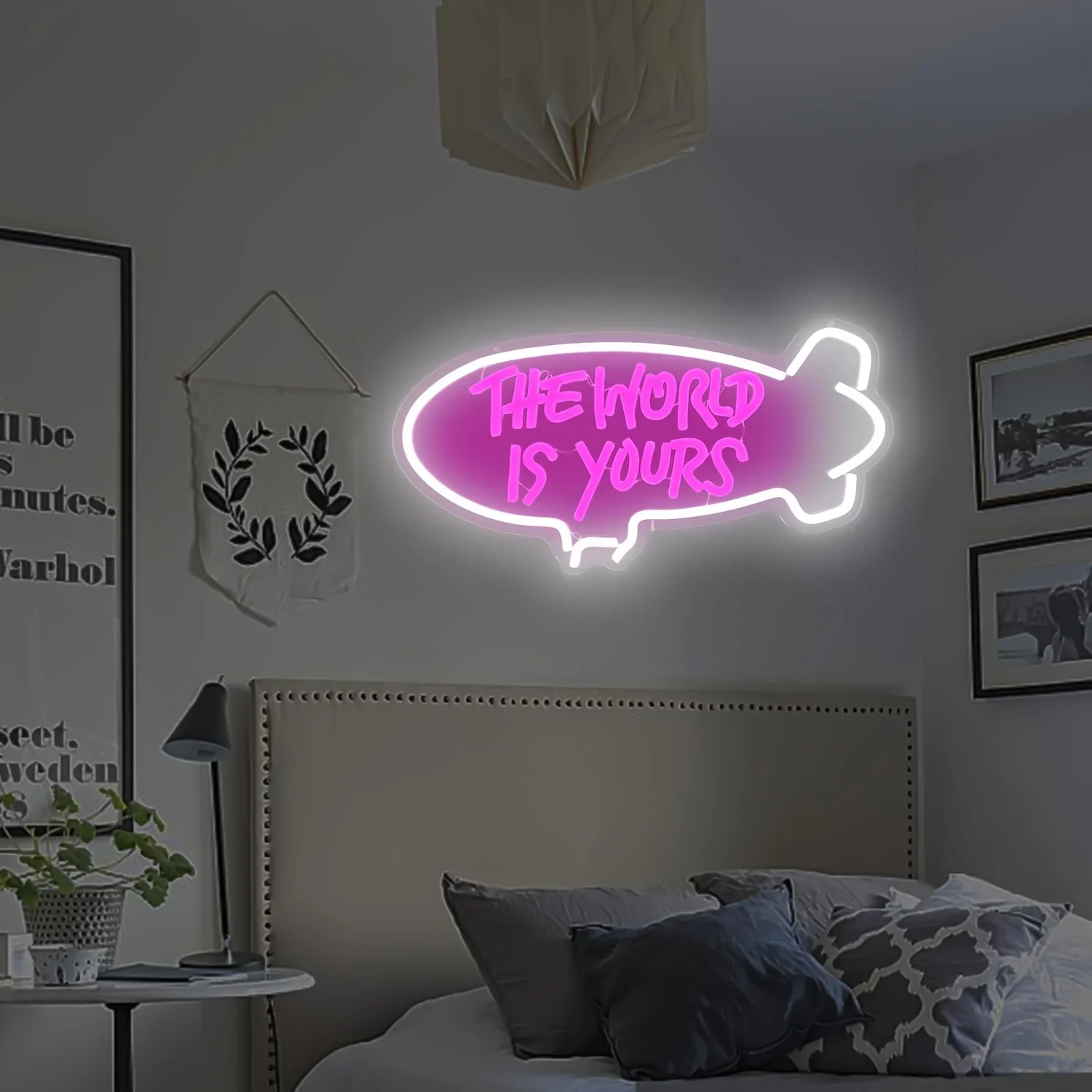 ป้ายไฟนีออน The World Is Yours - Outdoor Lighting For Your Home บทวิจารณ์และราคา